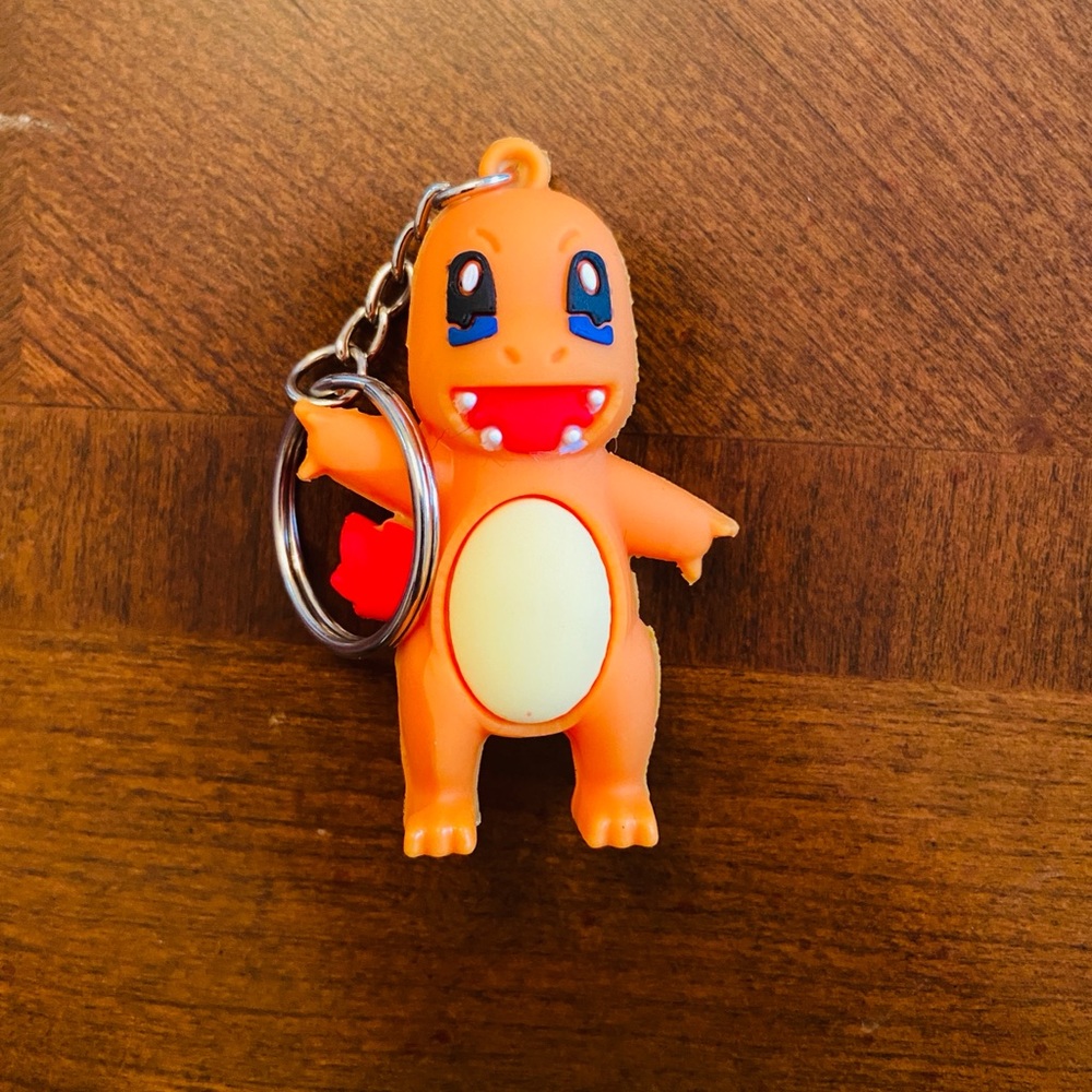 🧨Pokémon Baby Charizard Vintage Anime Keychain (SEND ANY OFFER‼️) 🧨